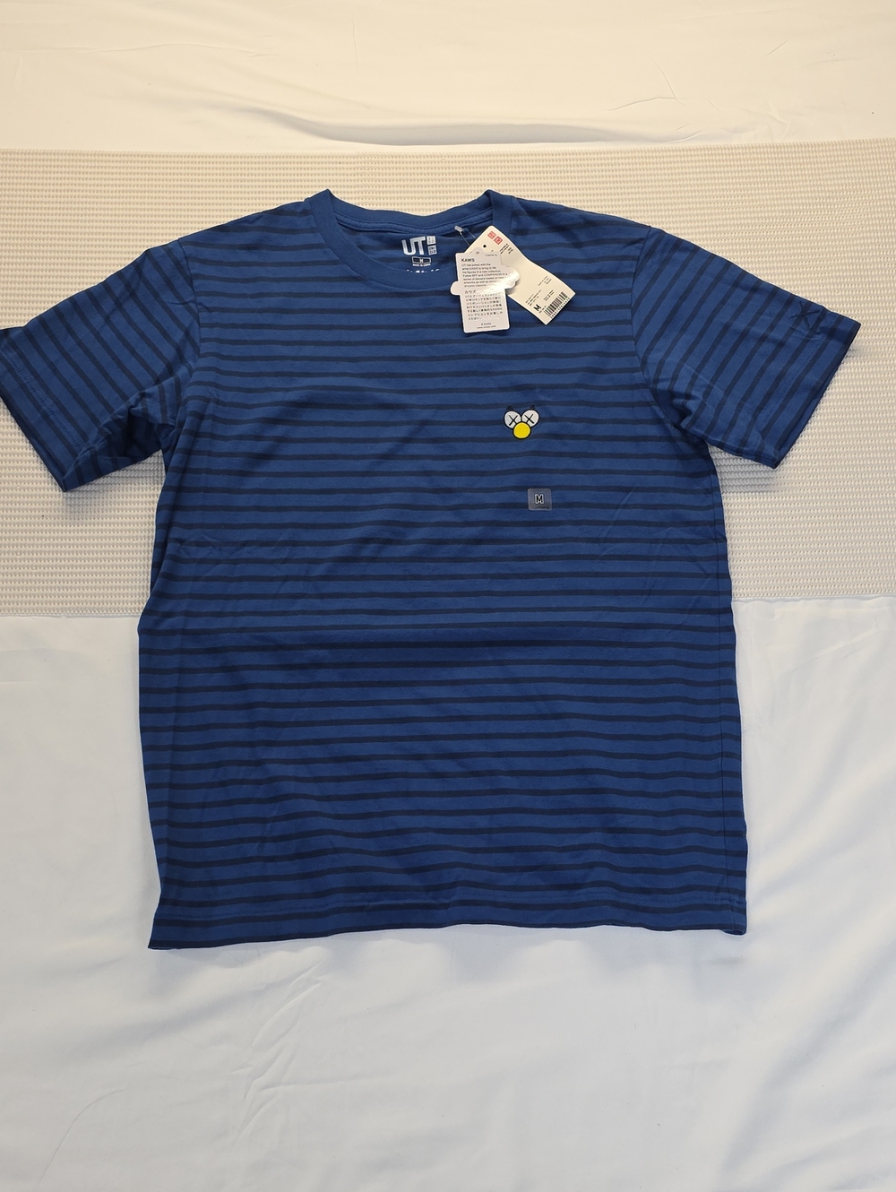 UNIQLO UT Men's Blue Striped Crew Neck T‑Shirt Medium
